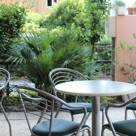 Hotel American Μπελάρια-Ιτζέα Μαρίνα Εξωτερικό φωτογραφία