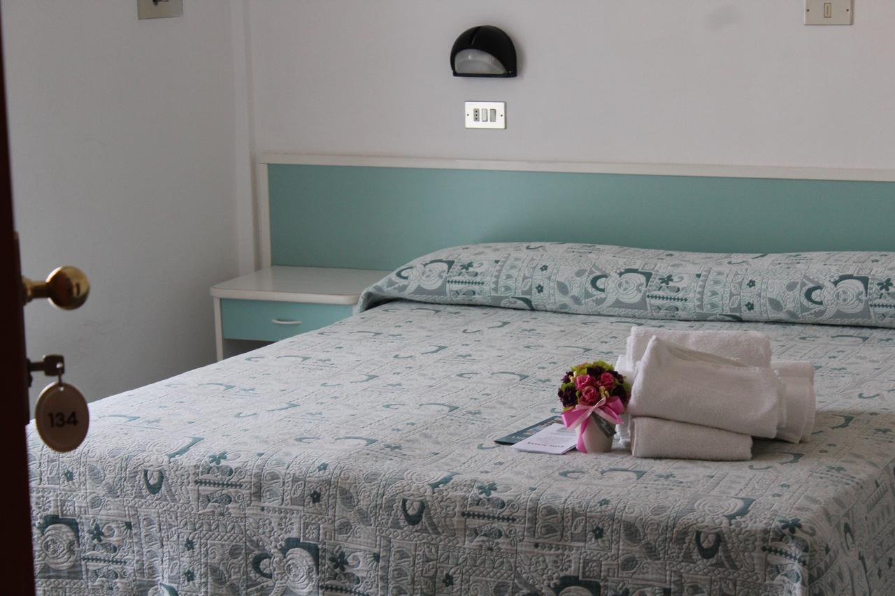 Hotel American Μπελάρια-Ιτζέα Μαρίνα Δωμάτιο φωτογραφία