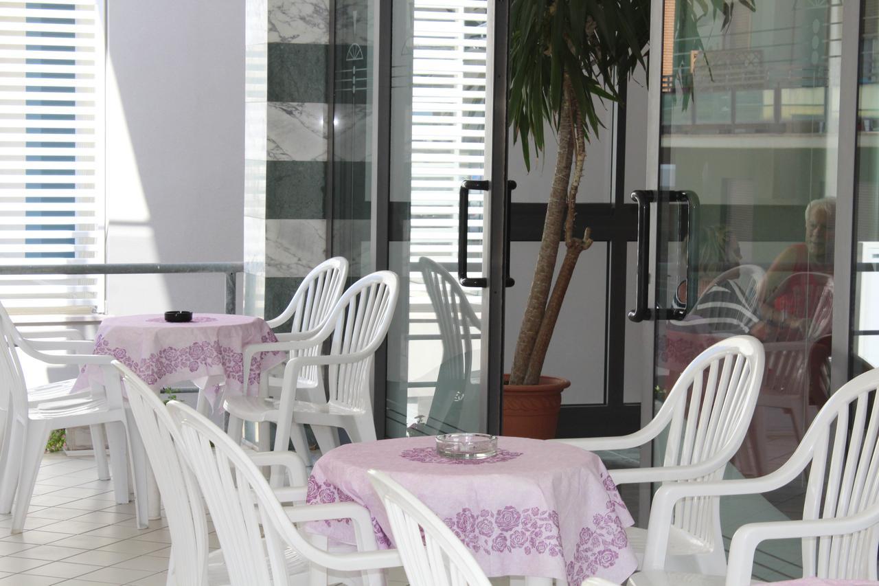 Hotel American Μπελάρια-Ιτζέα Μαρίνα Εξωτερικό φωτογραφία