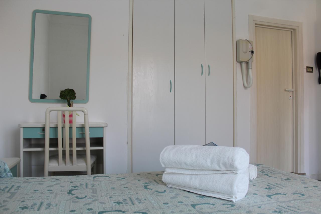 Hotel American Μπελάρια-Ιτζέα Μαρίνα Δωμάτιο φωτογραφία