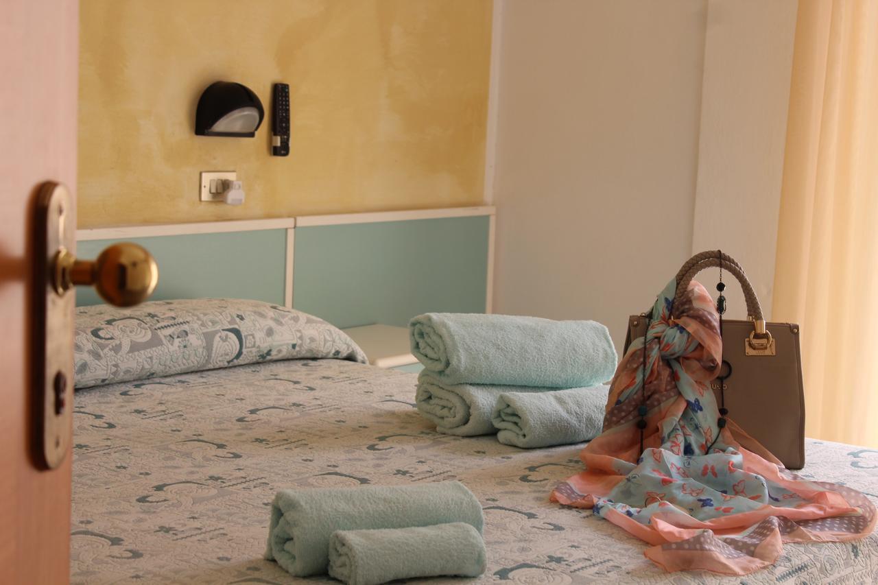 Hotel American Μπελάρια-Ιτζέα Μαρίνα Δωμάτιο φωτογραφία