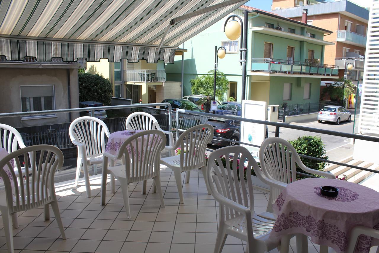 Hotel American Μπελάρια-Ιτζέα Μαρίνα Εξωτερικό φωτογραφία