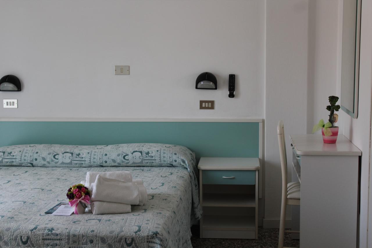 Hotel American Μπελάρια-Ιτζέα Μαρίνα Δωμάτιο φωτογραφία
