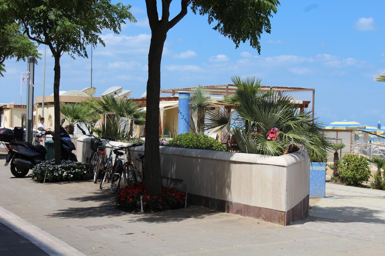 Hotel American Μπελάρια-Ιτζέα Μαρίνα Εξωτερικό φωτογραφία