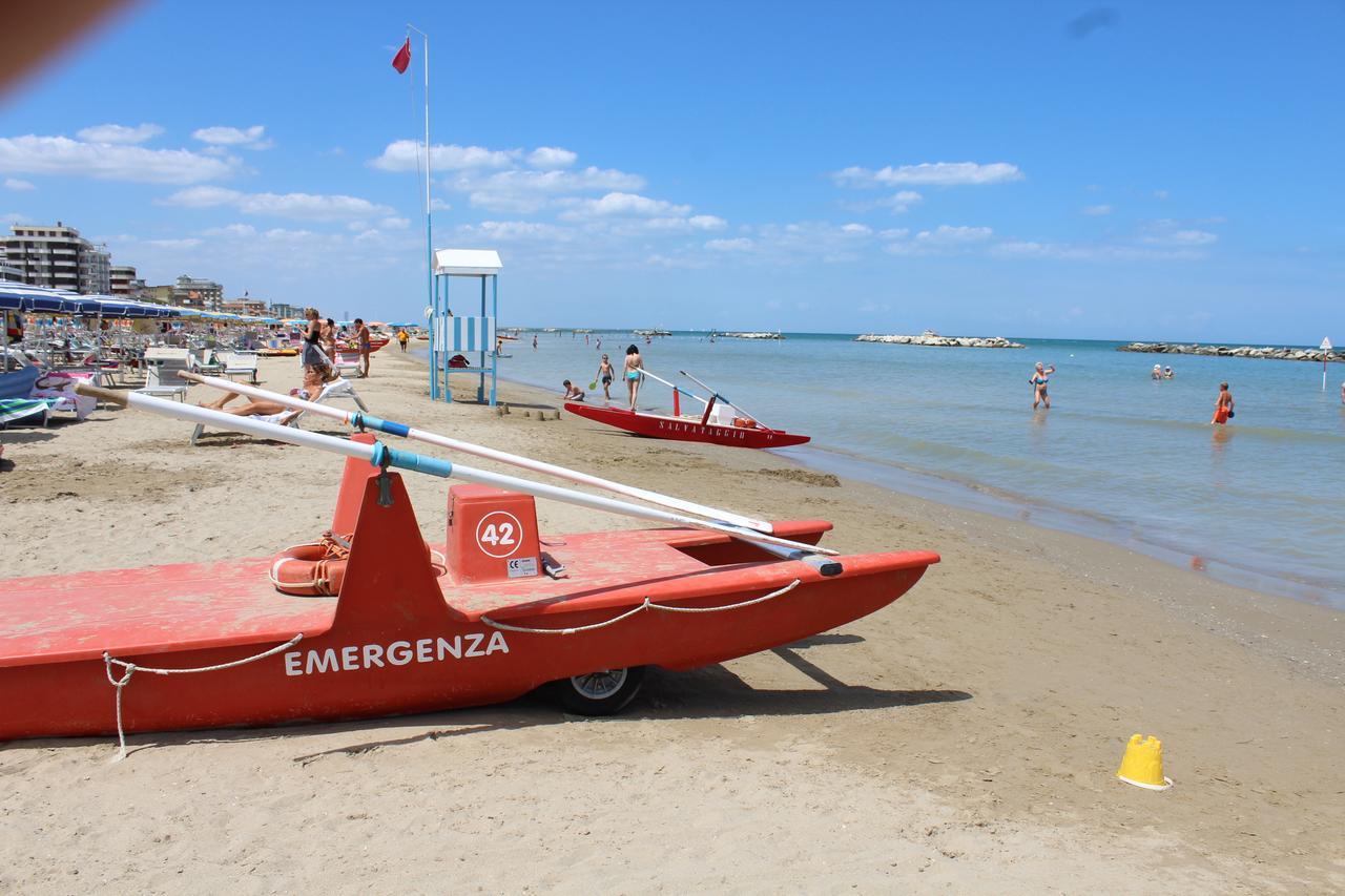 Hotel American Μπελάρια-Ιτζέα Μαρίνα Εξωτερικό φωτογραφία